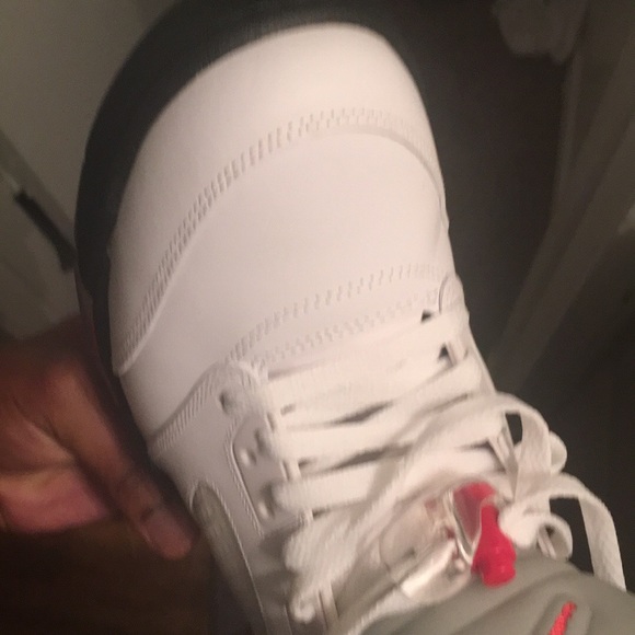 Air Jordan Retro 5 - Picture 3 of 4